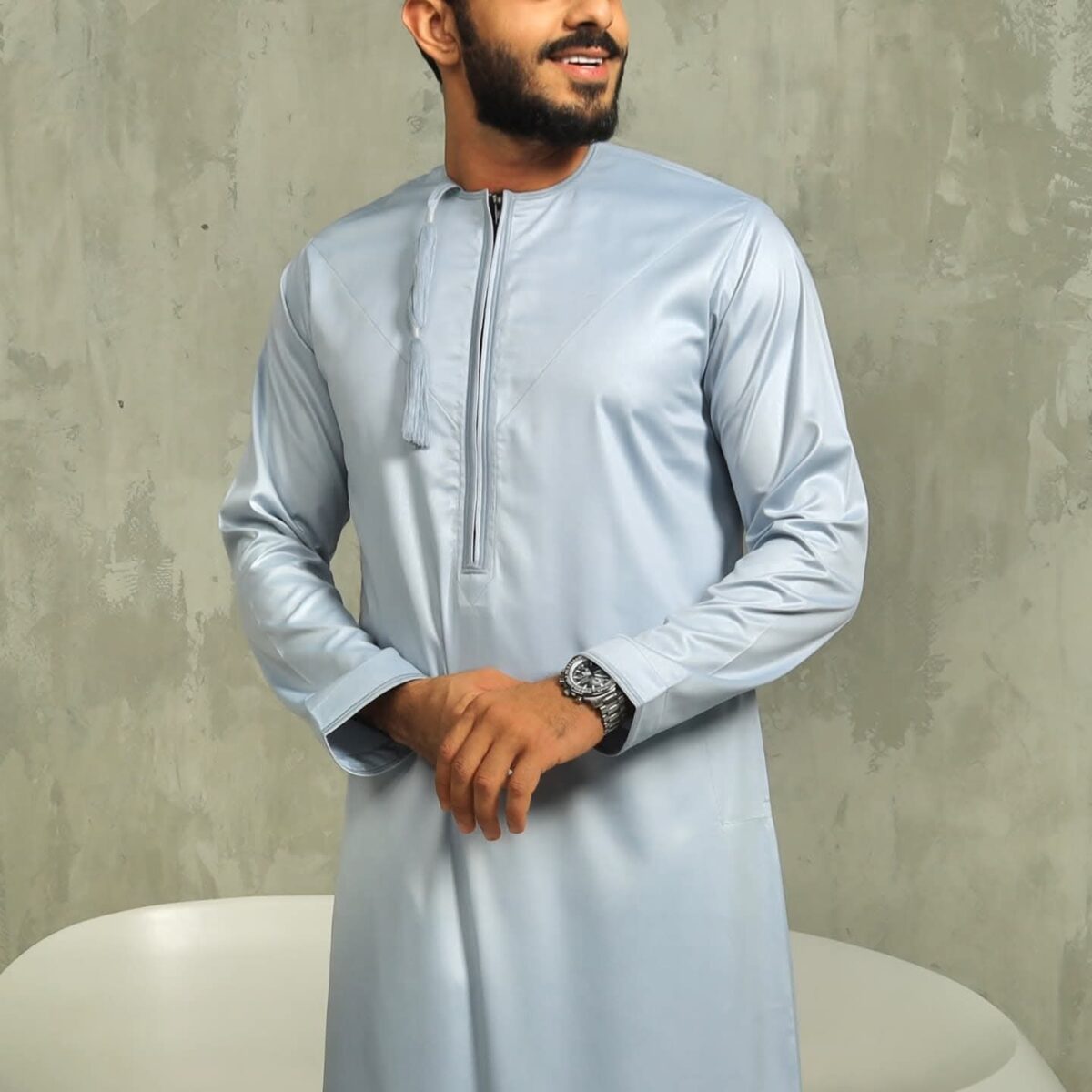 Elegant Thobes for Men – Comfortable & Stylish Islamic Wear 1.1 - Image 1