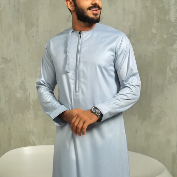 Elegant Thobes for Men – Comfortable & Stylish Islamic Wear (Copy)